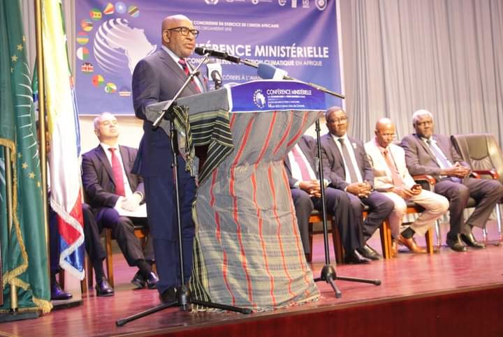 image La Déclaration de Moroni adoptée par acclamation